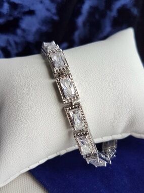 Swarovski Elements 925 Silver Clear Emerald-cut Halo Tennis Bracelet NEW